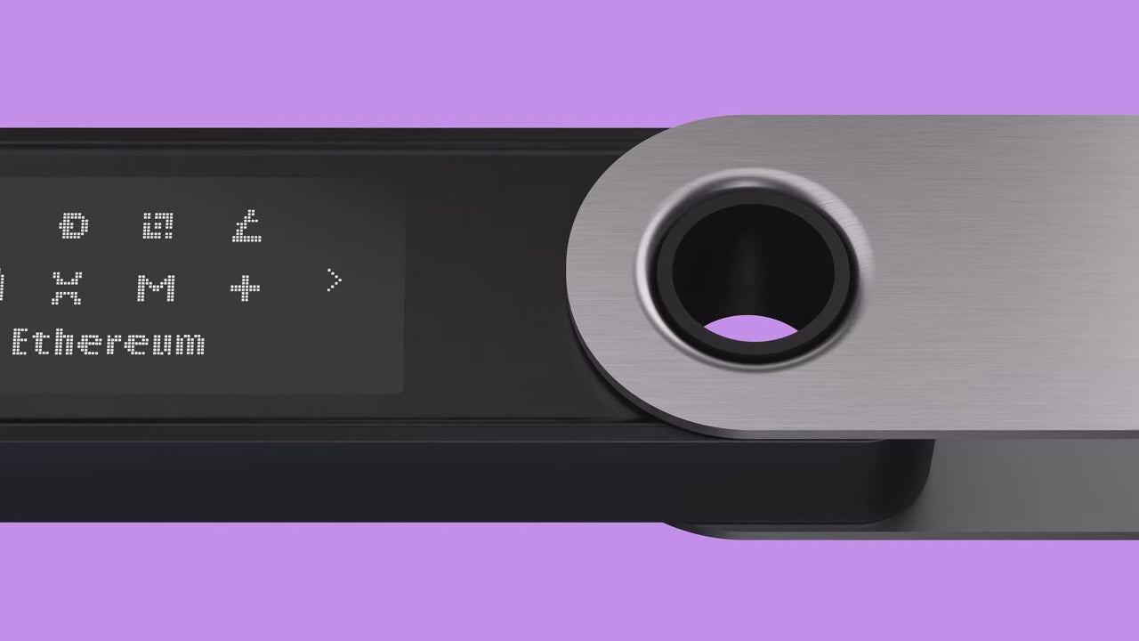 Ledger Nano S Plus Unboxing - Cyber Shop Cyprus